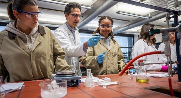 Wissenschaftsunterricht mit praktischer Demonstration